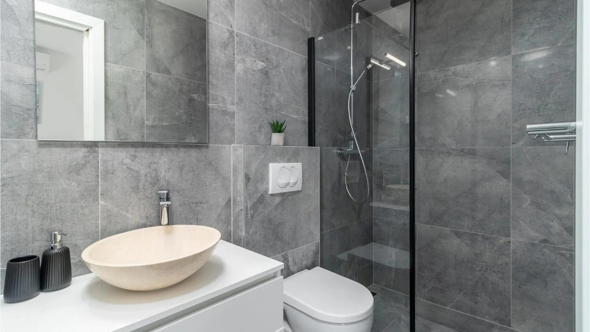 Beautiful Apartment In Pobri With Kitchen فولوسكو
