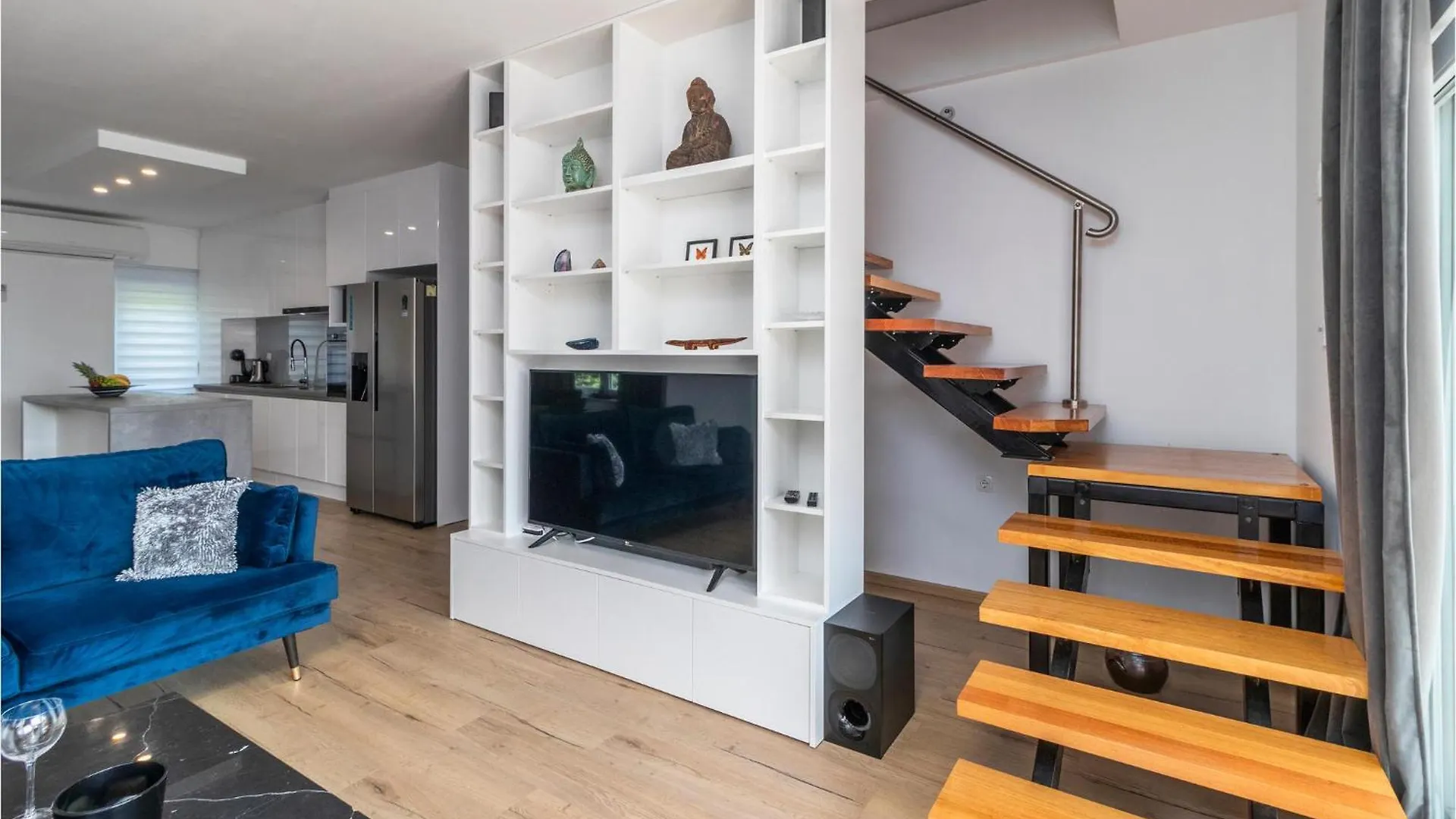 Beautiful Apartment In Pobri With Kitchen Volosko